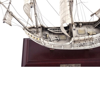 Lot 40 - Silver model of the ship "Santa Maria 1492" 925 Italian silver mounted on a wooden base
