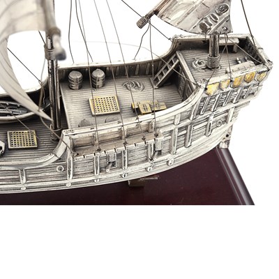 Lot 40 - Silver model of the ship "Santa Maria 1492" 925 Italian silver mounted on a wooden base