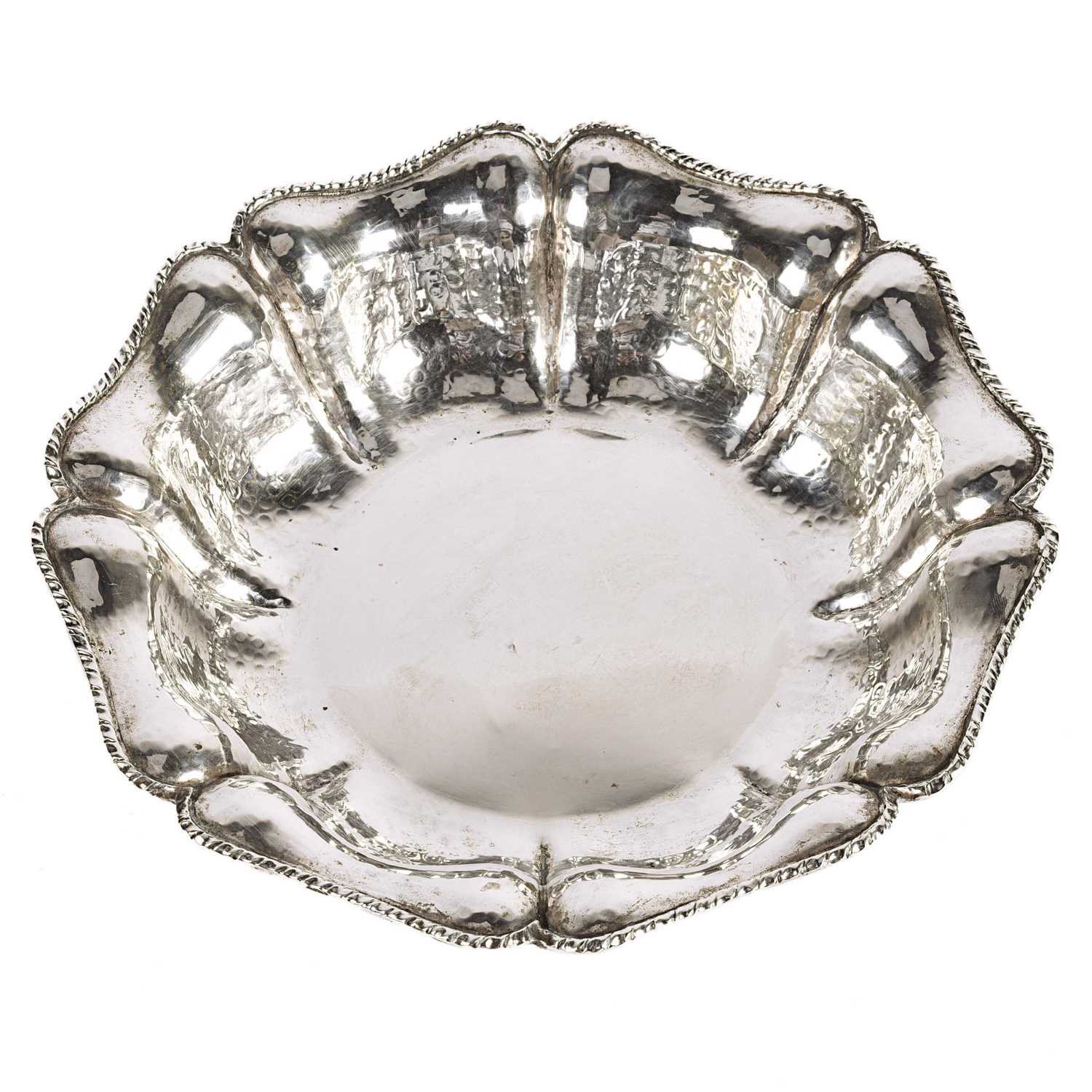 Lot 9 - A 20th century Turkish silver bowl. Marked (800).