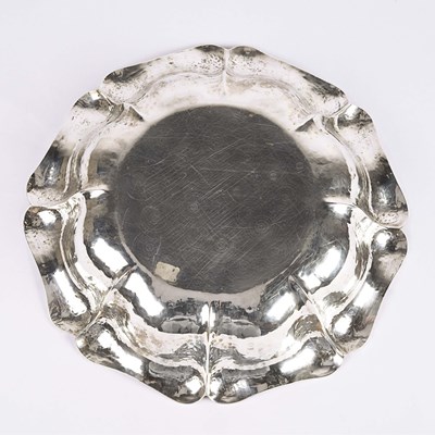 Lot 9 - A 20th century Turkish silver bowl. Marked (800).