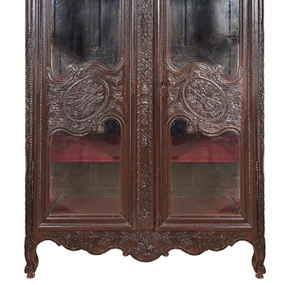 Lot 100 - 19th century French Louis XV style vitrine cabinet.