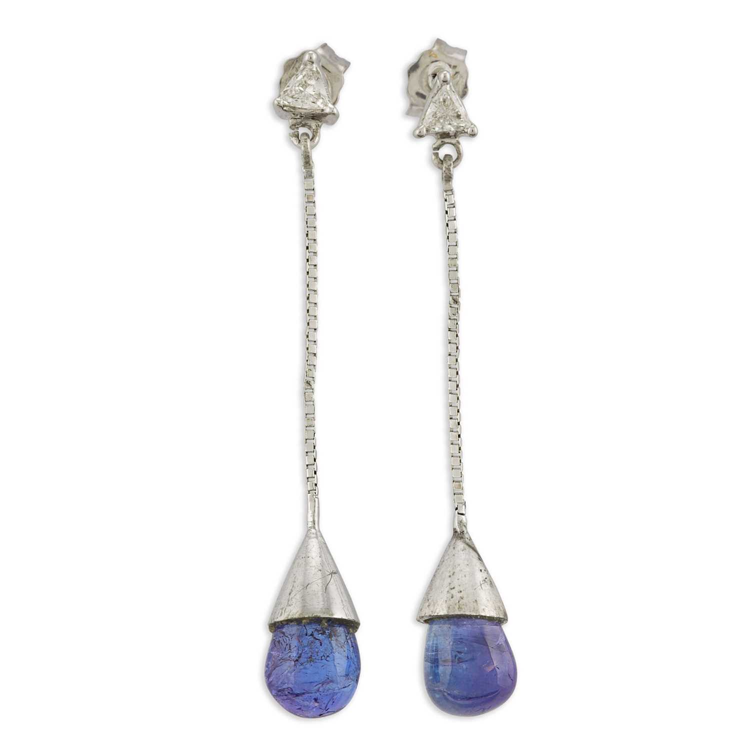 Lot 8 - 18k white gold earrings with two triangle cut diamonds and two amethyst stones