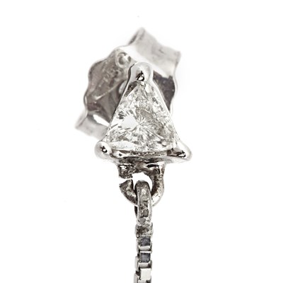 Lot 8 - 18k white gold earrings with two triangle cut diamonds and two amethyst stones