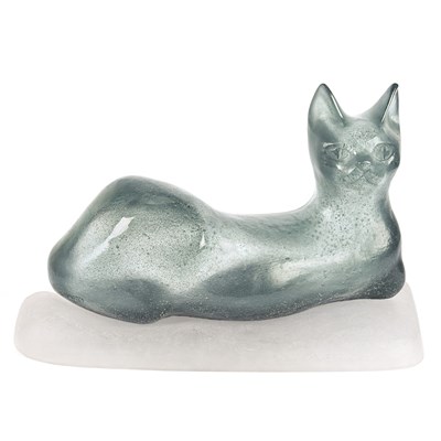 Lot 213 - Glass sculpture of a cat with base. Daum France