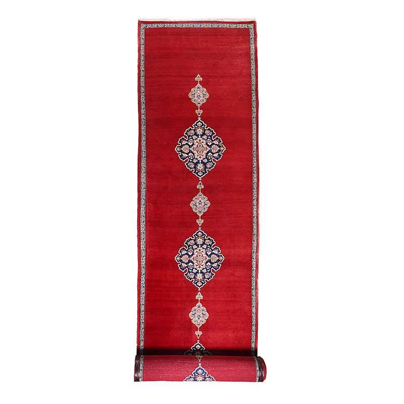 Lot 31 - A high quality runner possibly Kashan or Kerman.