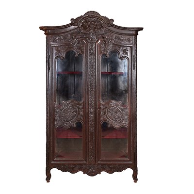 19th century French Louis XV style vitrine cabinet