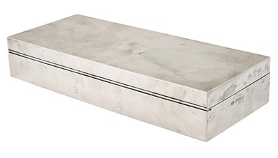 Mid 20th century British silver box with hallmark of London (1950/51).