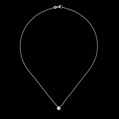 White gold necklace with diamond