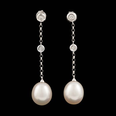 Pair of pearl and diamond earrings