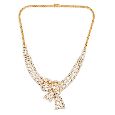 18k gold Italian knotted ribbon-shaped necklace