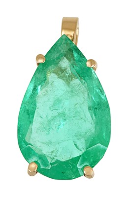 Pear-Shaped Emerald Pendant in 14K Yellow Gold