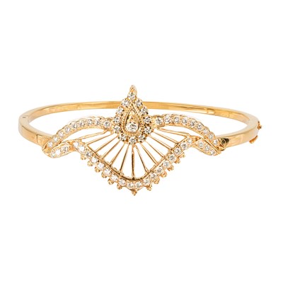18K Yellow Gold Bangle with Round Brilliant Diamonds