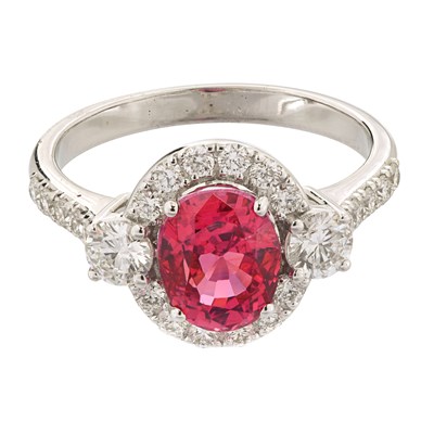 18K White Gold Oval Cut Spinel & Round Brilliant Diamond Ring